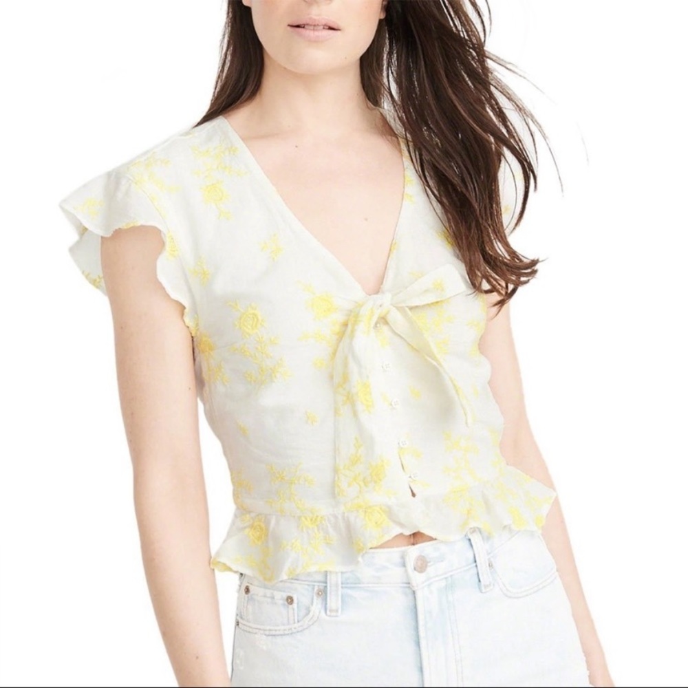 Abercrombie & Fitch Yellow & White Floral Short Sleeve stop